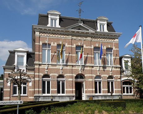 Fotohokje in Borsbeek, de Robianostraat 64, Gemeentehuis